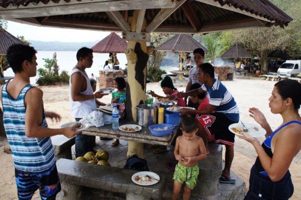 Family picnic at Salagdoong Beach