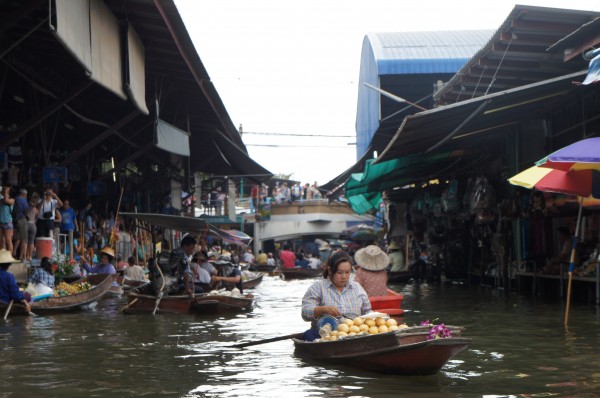 Floating Market where you can buy a wide array of items