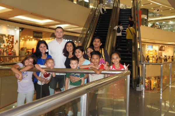 We met 2 more cousins that are living in Manila and had dinner with them at a mall one night.