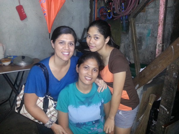 Wish we could have taken this photo of the sisters while Diana was alive...Tia with her cousins Devina and Marites.