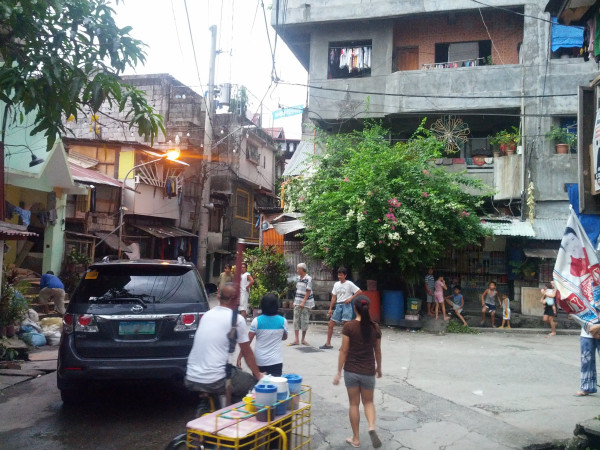 A few blocks away from our cousin's home...very different living conditions than what we have in the Philippines.