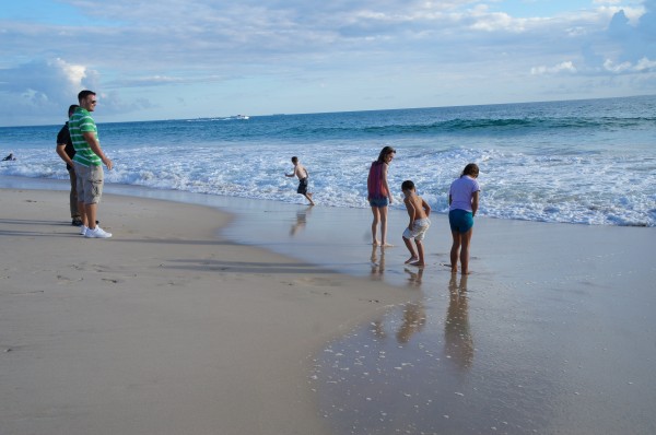 Ended our first day in Perth by visiting City Beach.  The kids didn't need their swimming suits to enjoy the water!