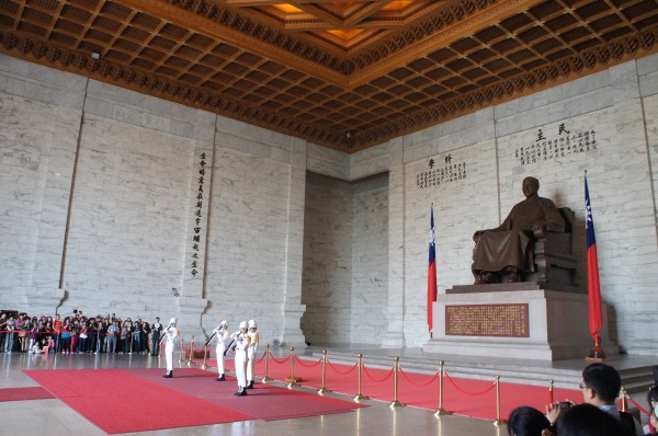 We were able to watch the changing of the guards in front of the Chiang Kai-shek statue