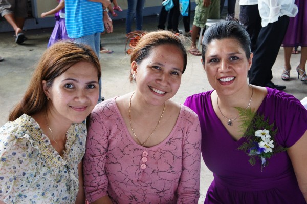 At the reception we found more relatives...these sisters are my second cousins