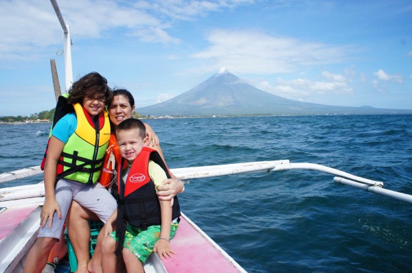 And while we were suppose to be looking for whale sharks, we couldn't help but enjoy the view of the volcano