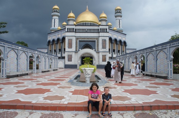 We also got to tour around the Mosque that the current Sultan had built. It caught me a bit off guard when the men wouldn't even acknowledge me or the kids while there