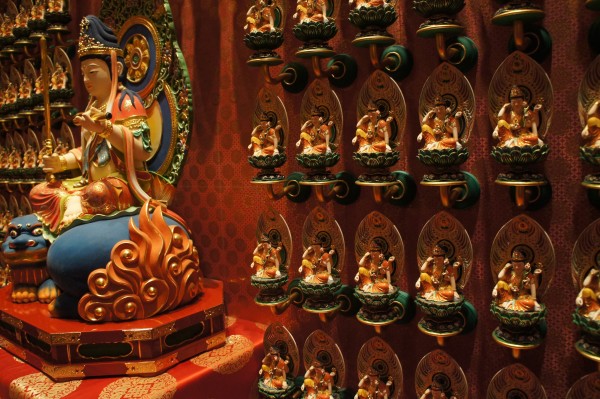 We visited the Buddha Tooth Relic Temple