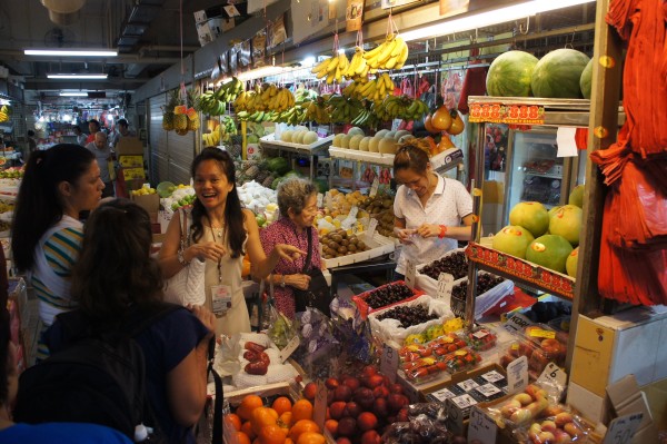 The "wet market" in Singapore is found in one building in Chinatown