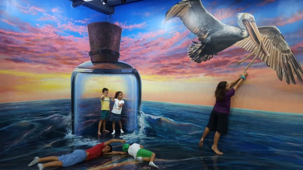 Art in Island is claimed to be the largest 3D museum in Asia in terms of the number of 3D paintings available, around 200 masterpieces. The kids had a great time running around the whole building since it wasn't crowded and taking silly photos.