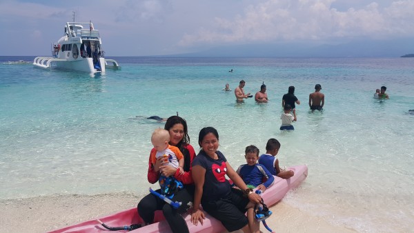 After seeing whale sharks, we headed to the nearby Sumilon Island to snorkel, swim and play in the ocean.