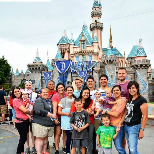 This is the biggest group photo that we were able to capture. One family was still at the hotel and Kalani was off with her uncle and grandma already.